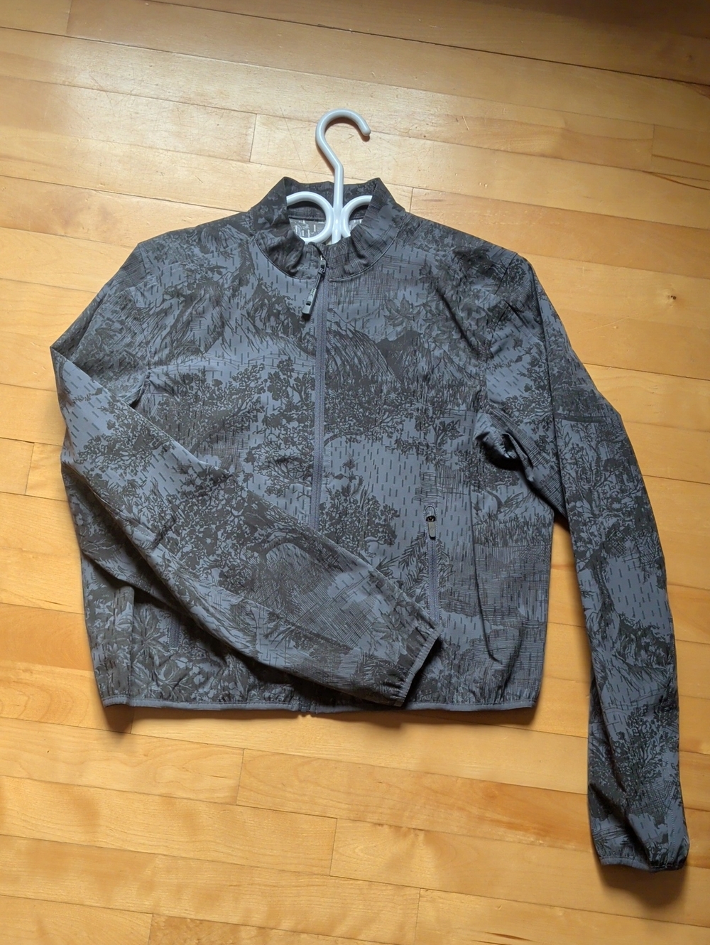 Lululemon Reflective Lightweight Running Jacket Size M